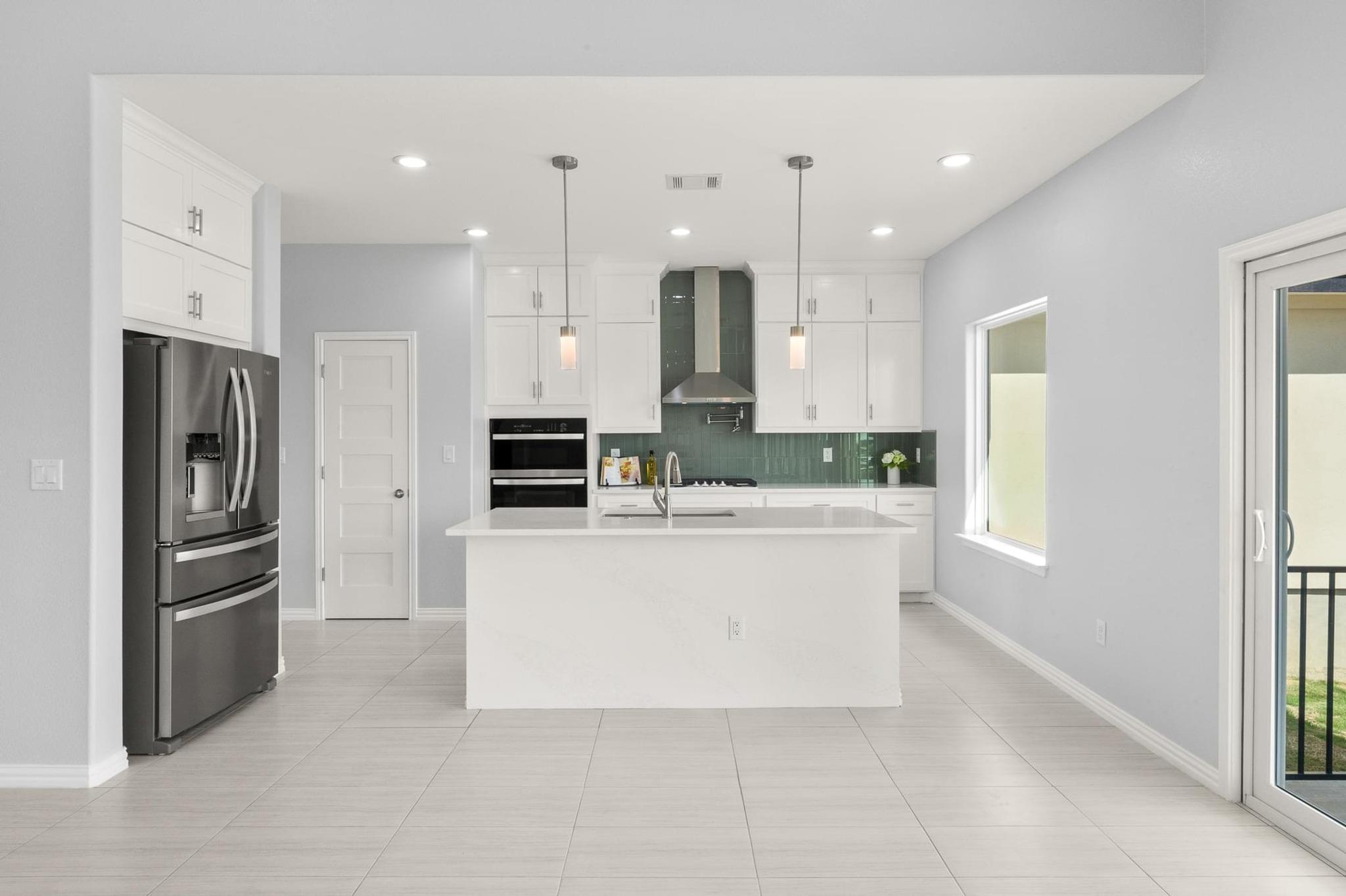 1136 Country Road 484 Rd, Elgin, TX 78621