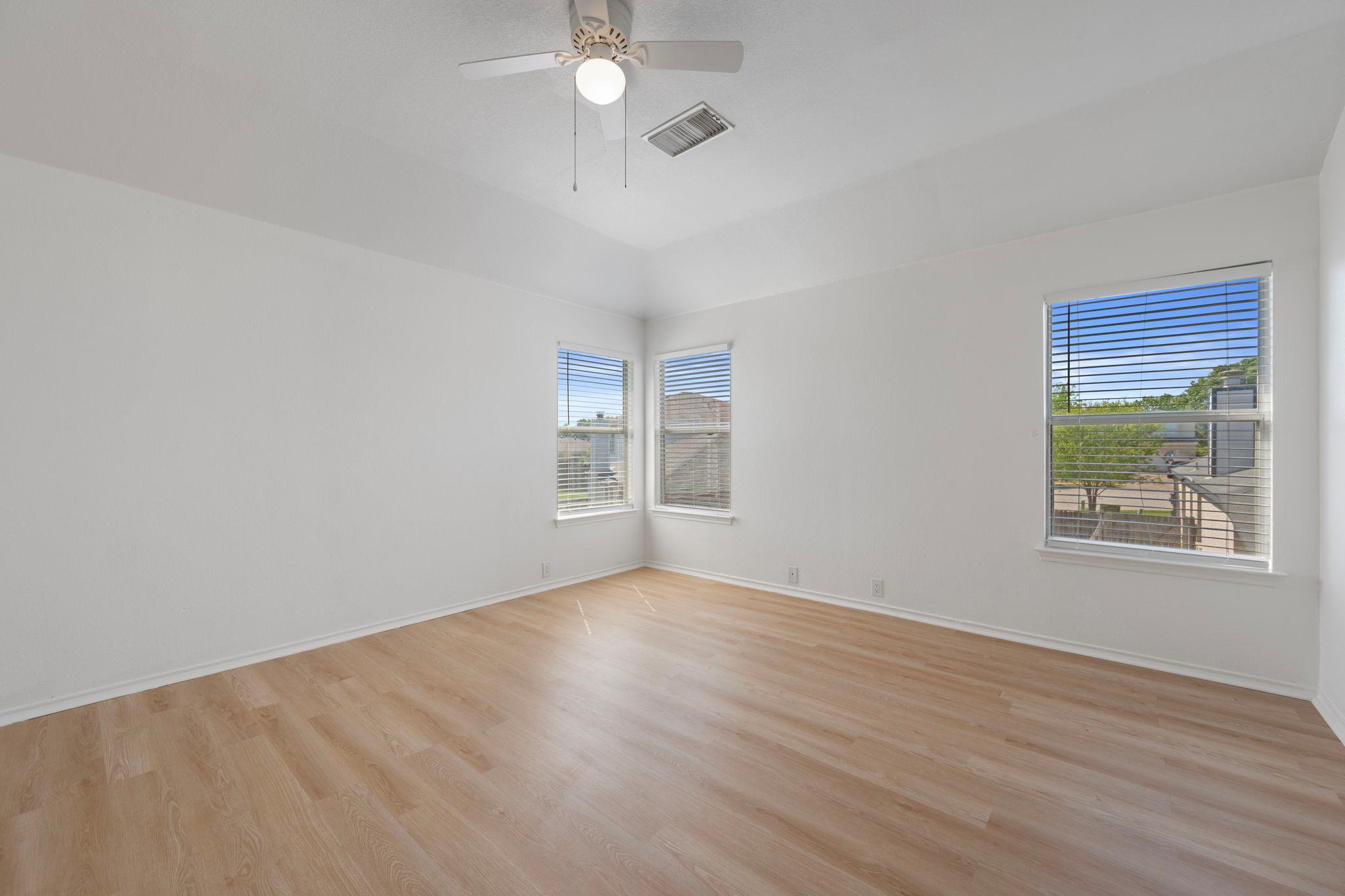 906 Low Brim Cv, Pflugerville, TX 78660