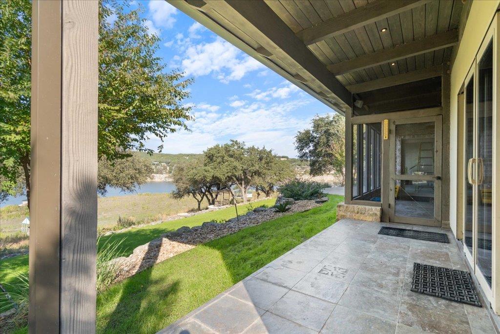 24736 Travis Lakeside Cv, Spicewood, TX 78669