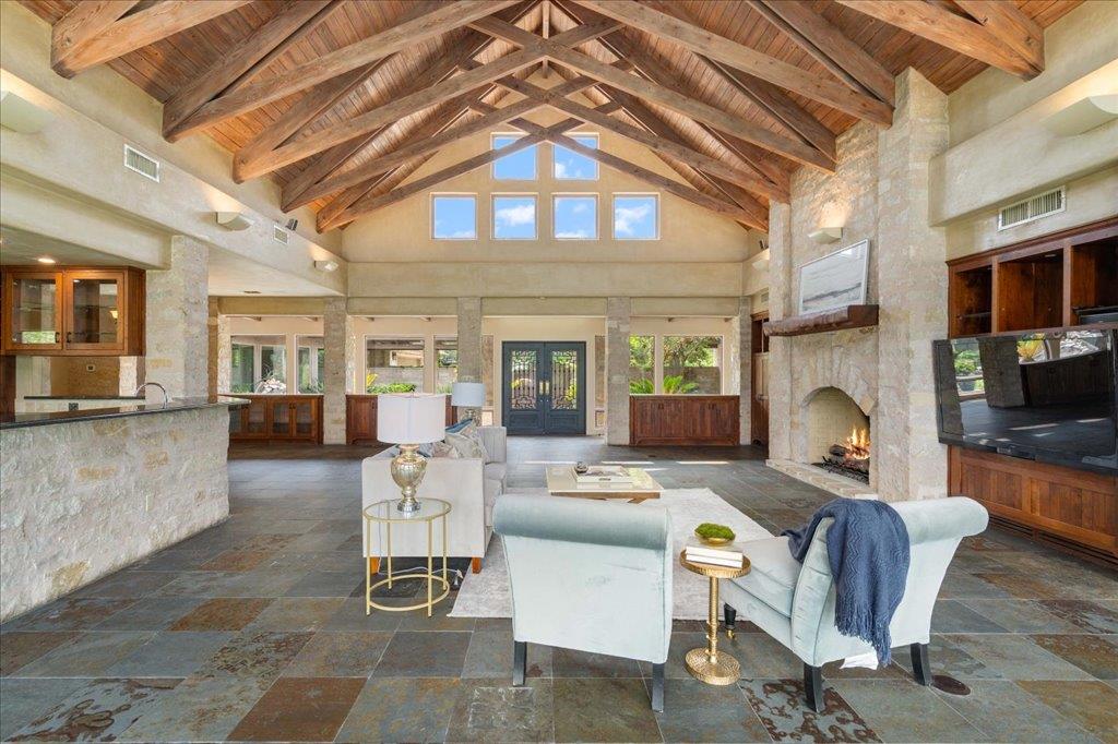 24736 Travis Lakeside Cv, Spicewood, TX 78669