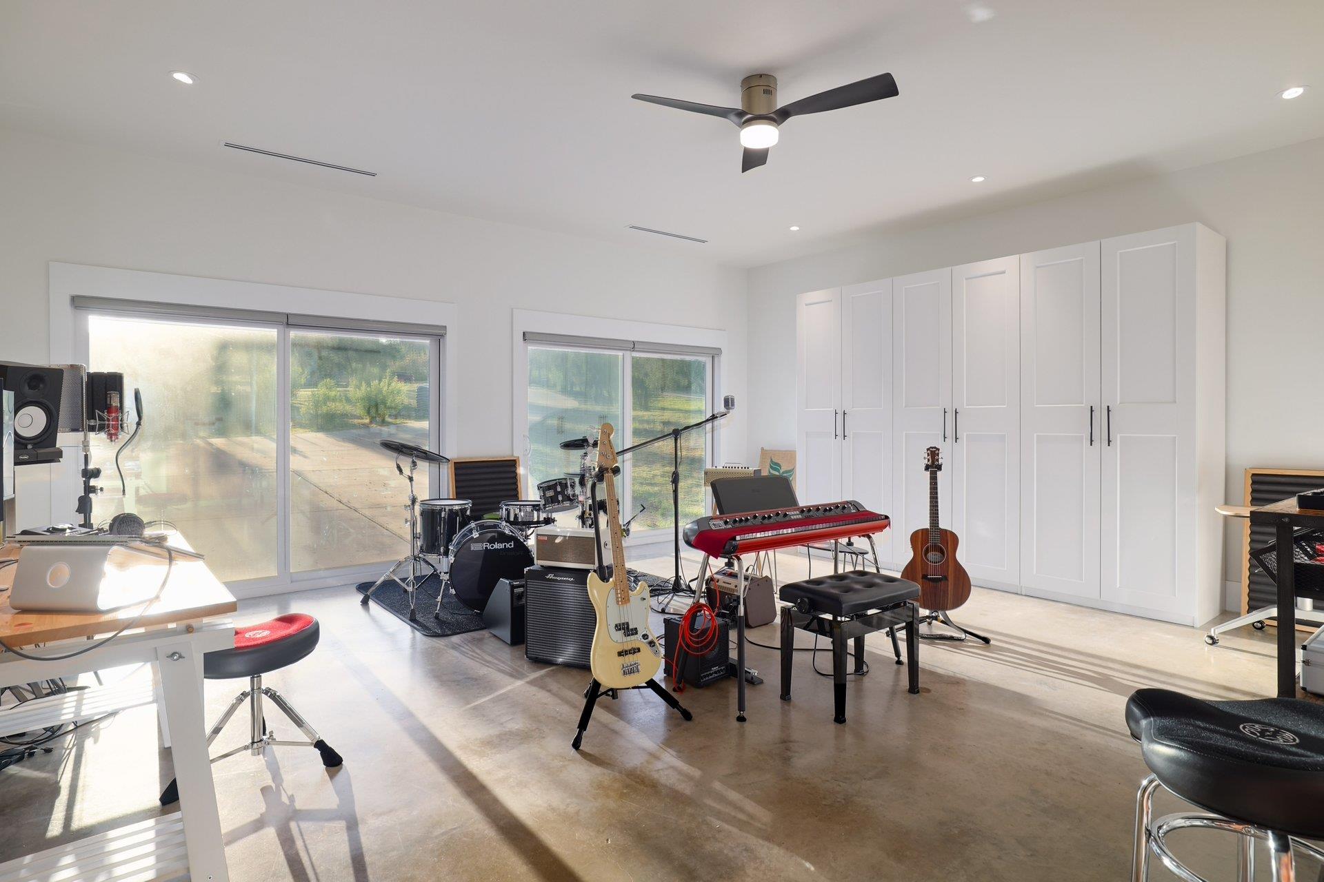 4005 Skillet Cv, Spicewood, TX 78669