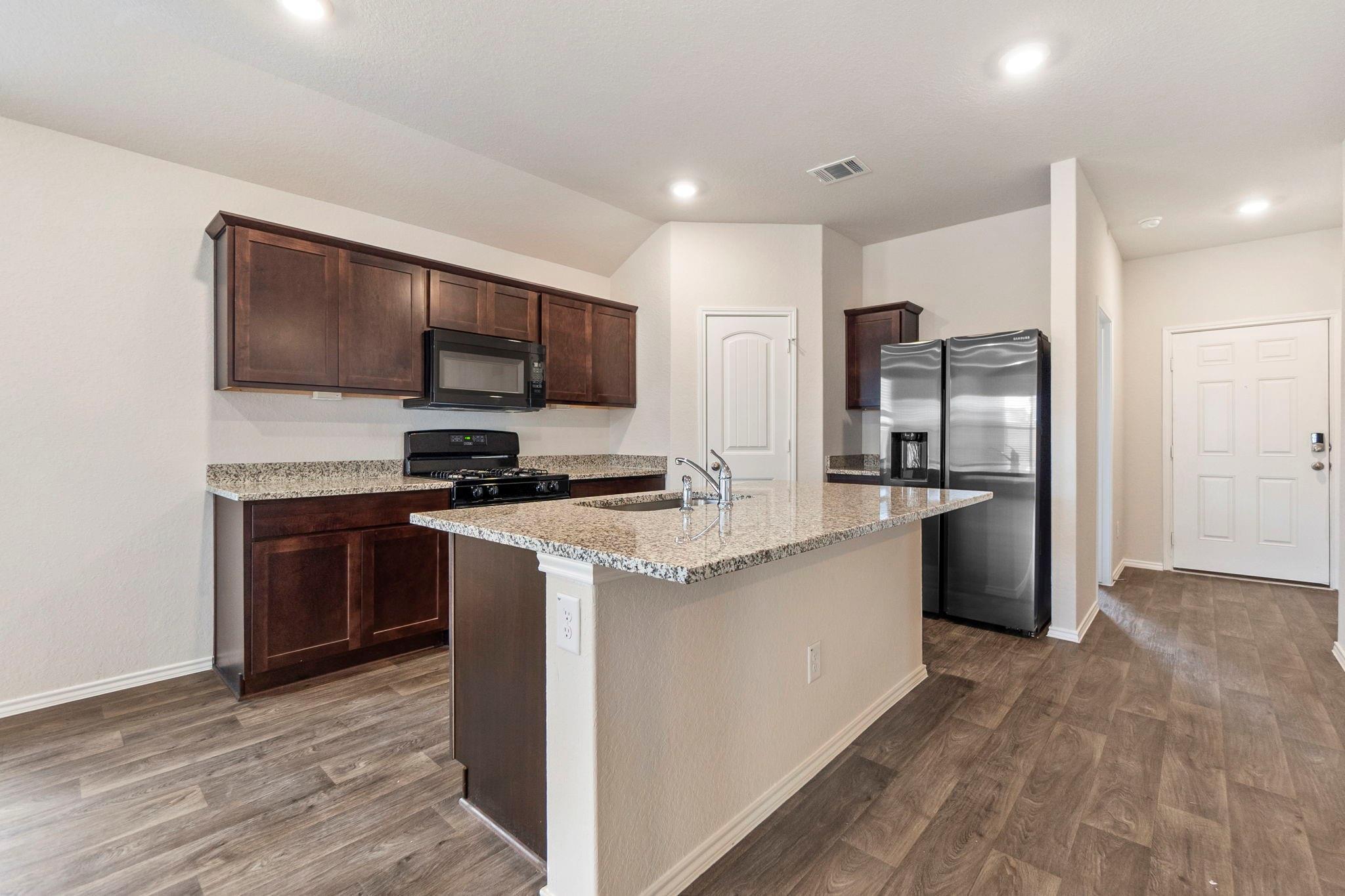 128 Shimmering Cv, San Marcos, TX 78666