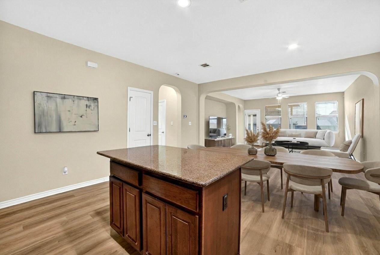 1090 Sussex Way, Round Rock, TX 78665