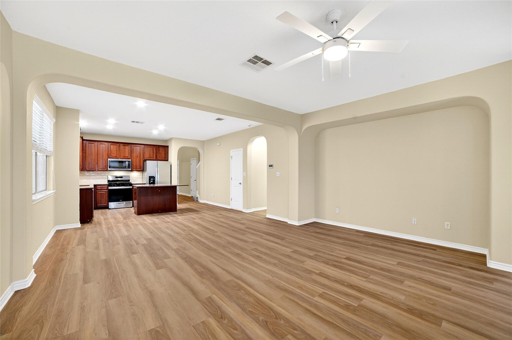 1090 Sussex Way, Round Rock, TX 78665