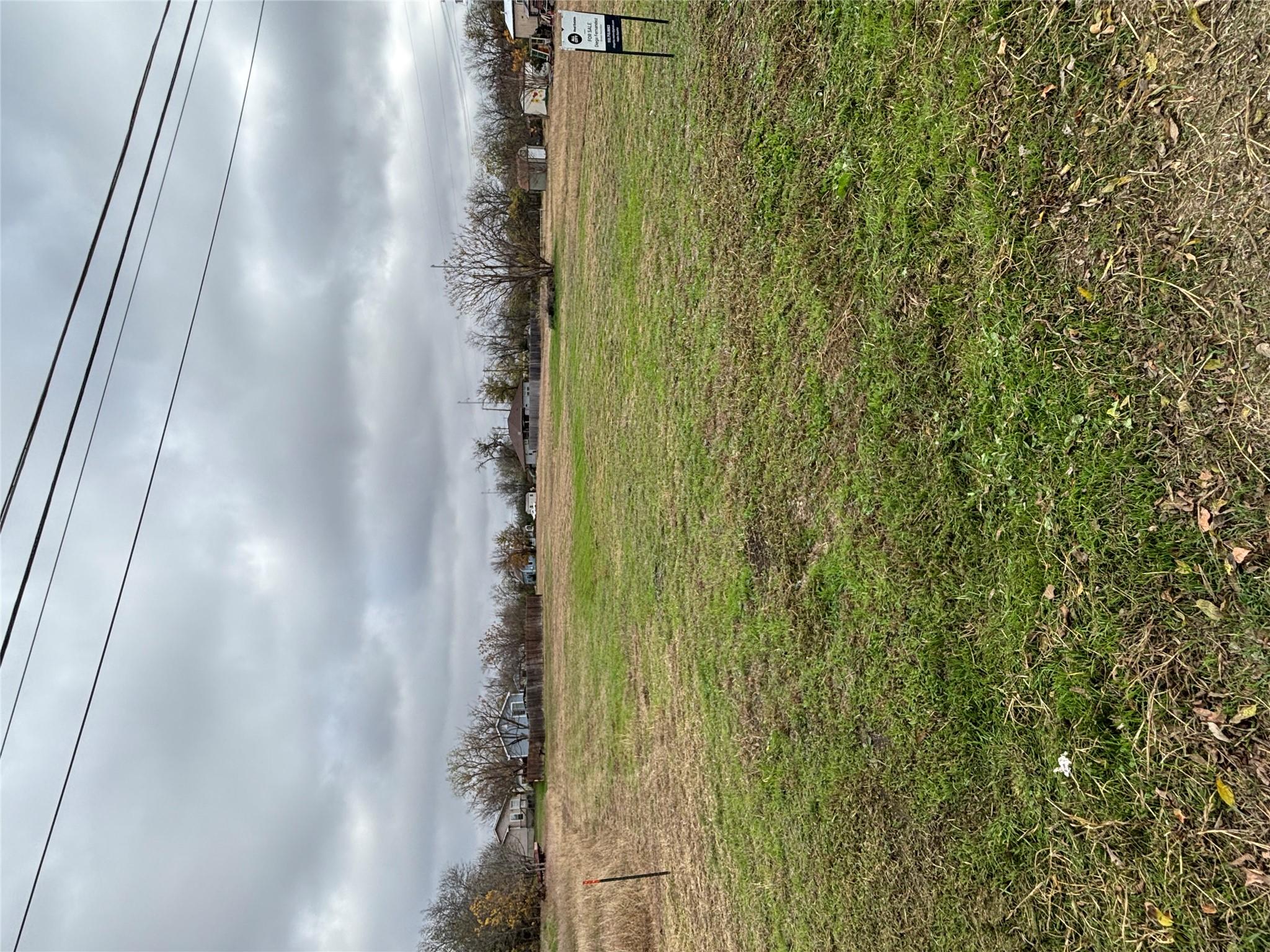 1302 Frink St, Taylor, TX 76574