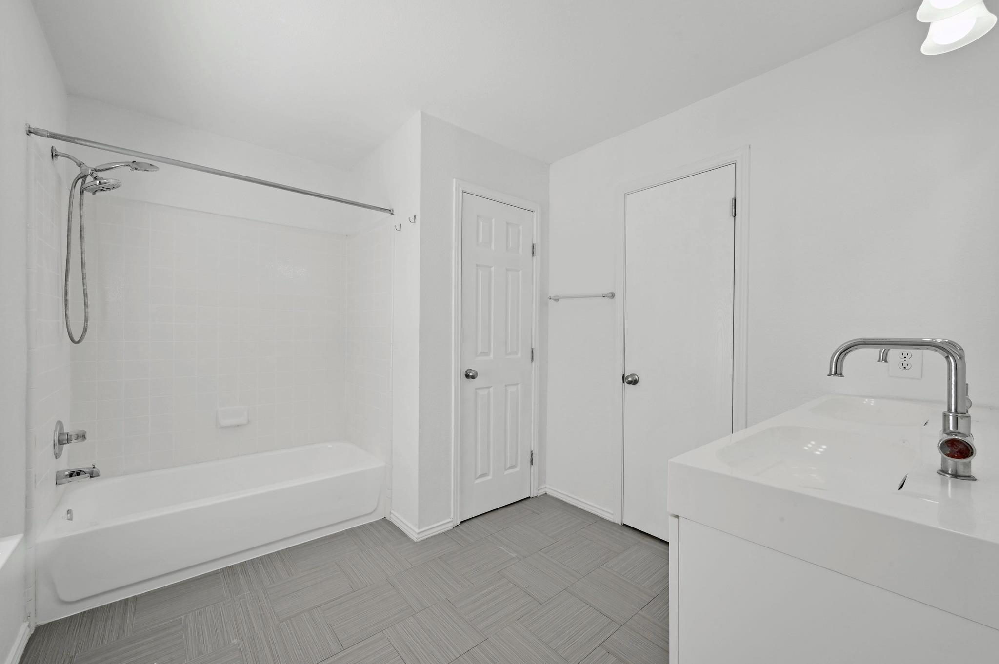 13520 Alysheba Dr, Del Valle, TX 78617