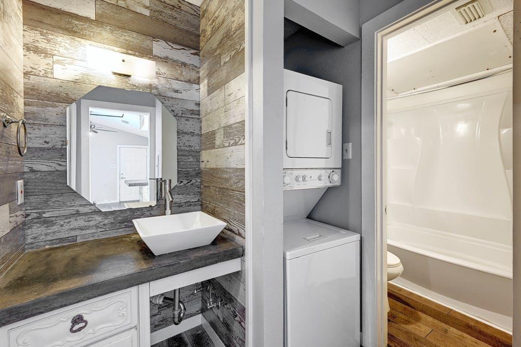 6903 Deatonhill Dr # 16, Austin, TX 78745