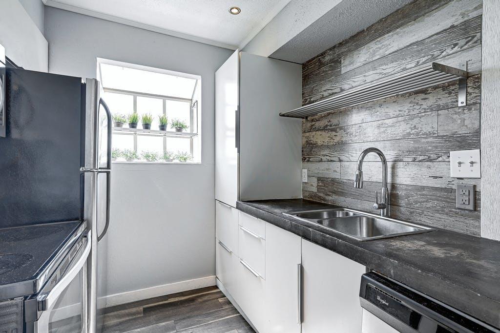 6903 Deatonhill Dr # 16, Austin, TX 78745