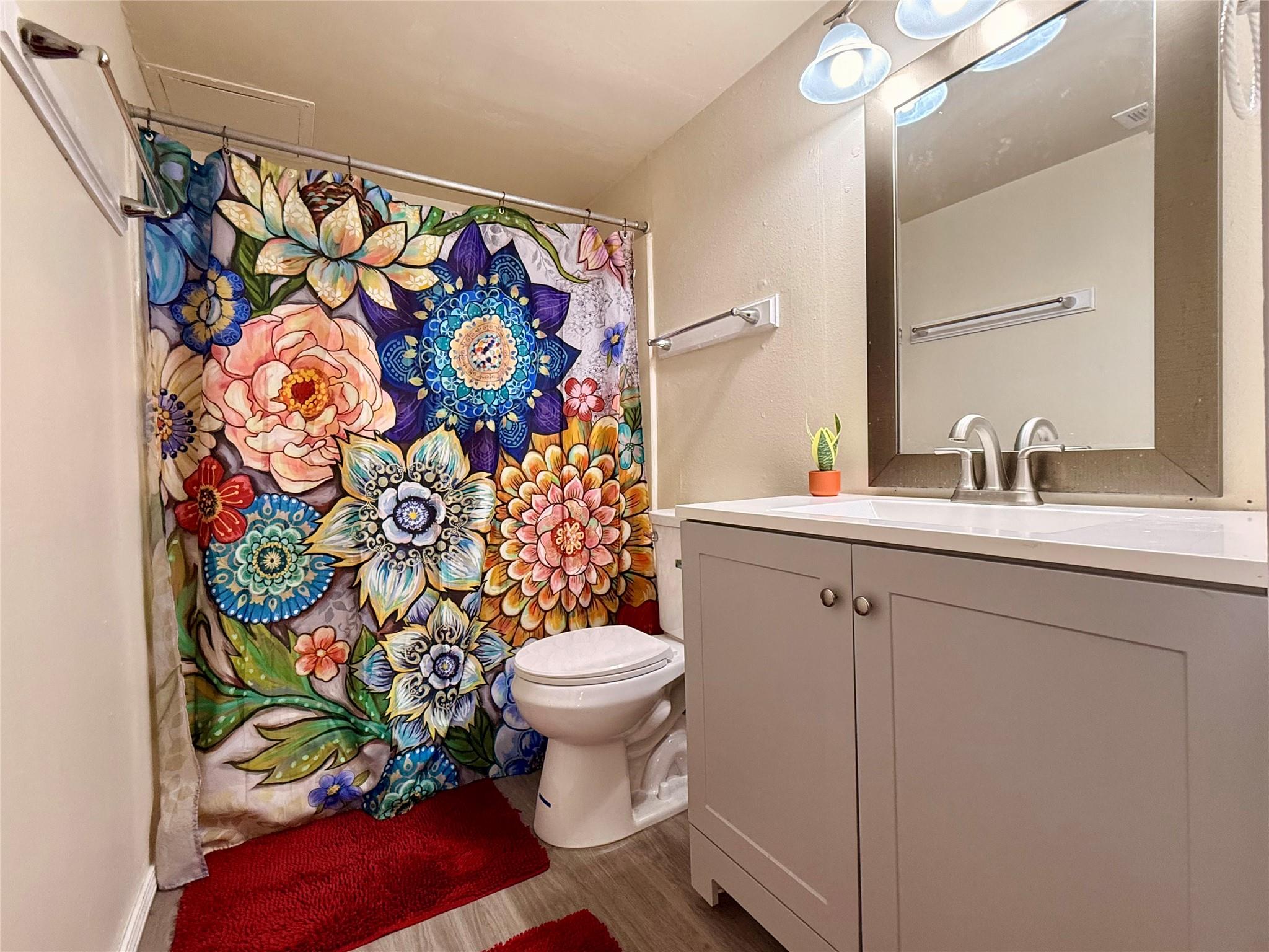 1000 W 26th St # 107, Austin, TX 78705