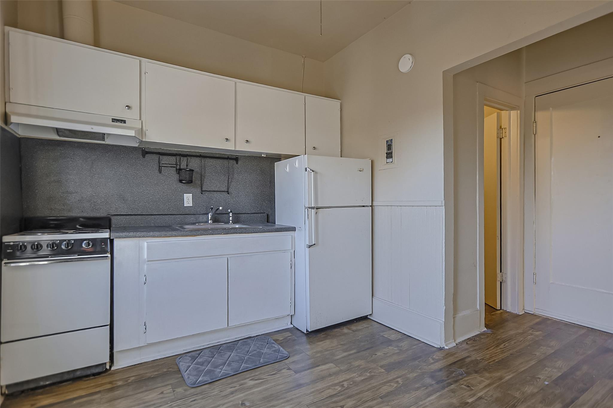 319 North St # 4, San Marcos, TX 78666