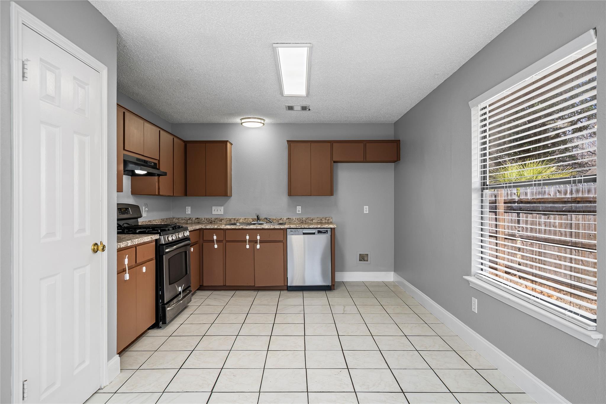 16207 Parkway Dr, Pflugerville, TX 78660