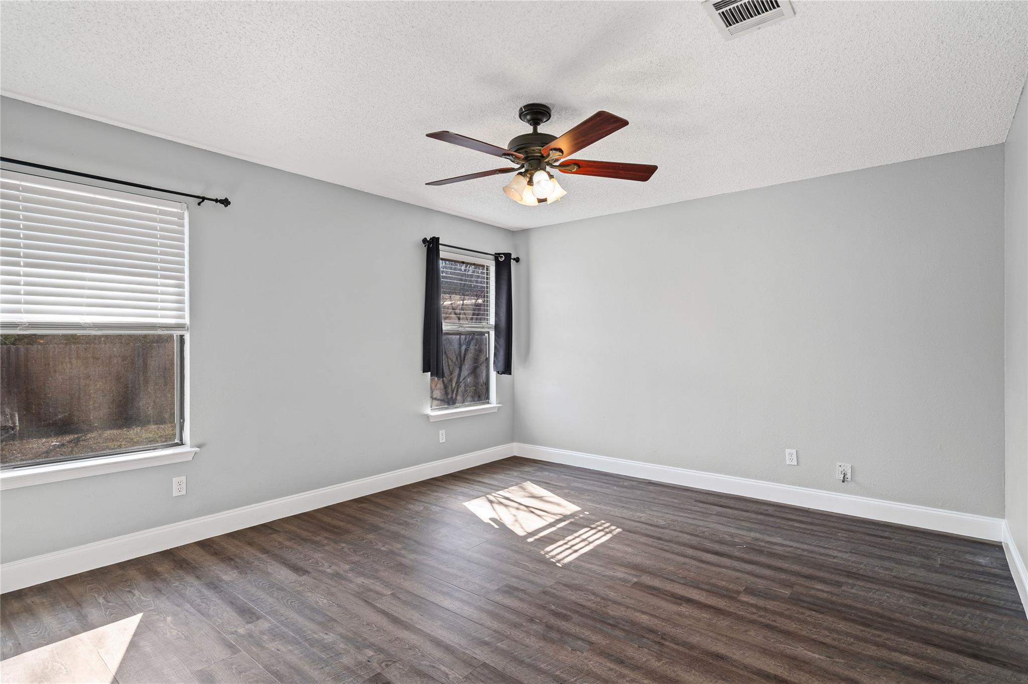 16207 Parkway Dr, Pflugerville, TX 78660