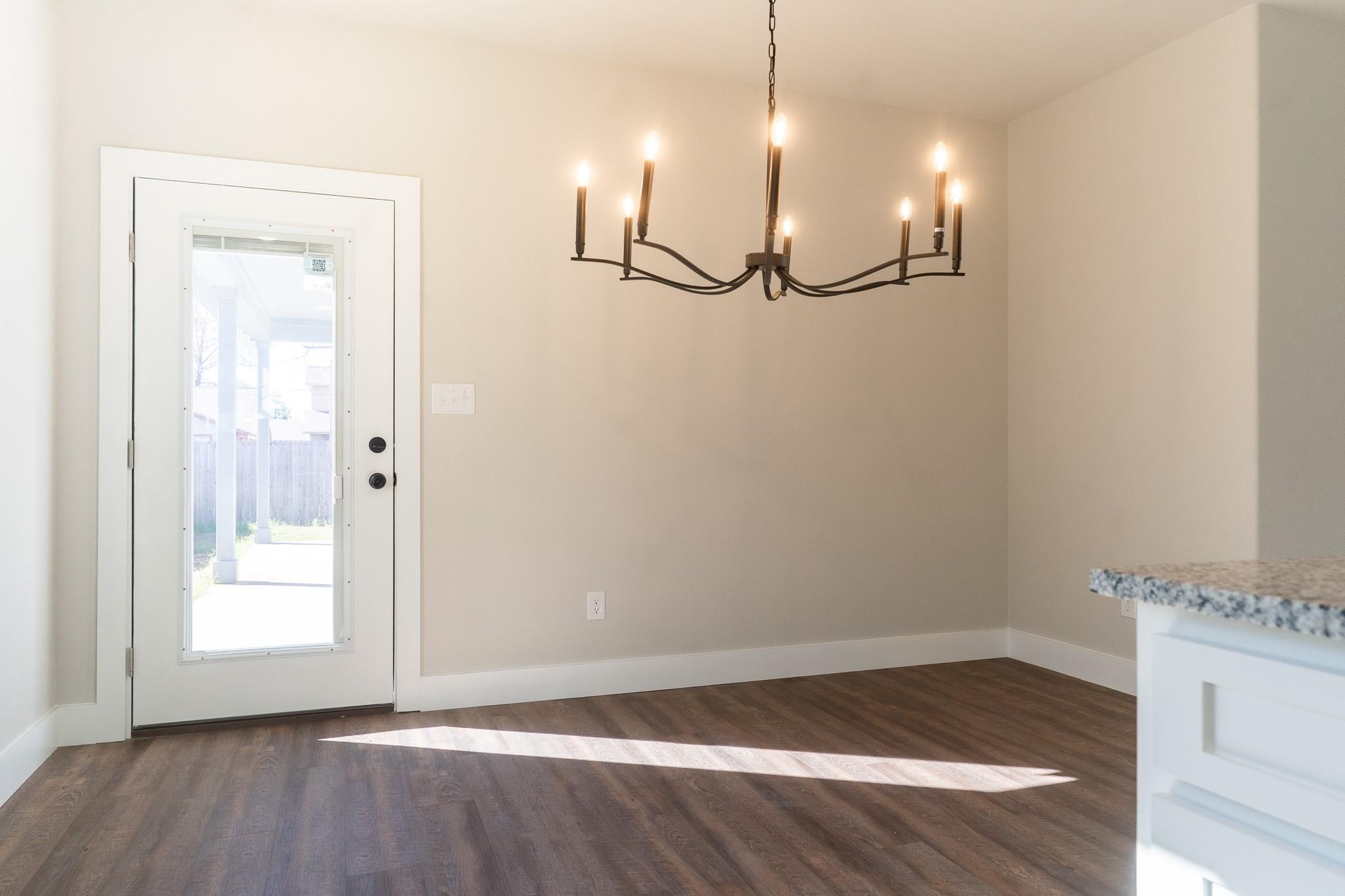 311 String Prairie Way, Smithville, TX 78957