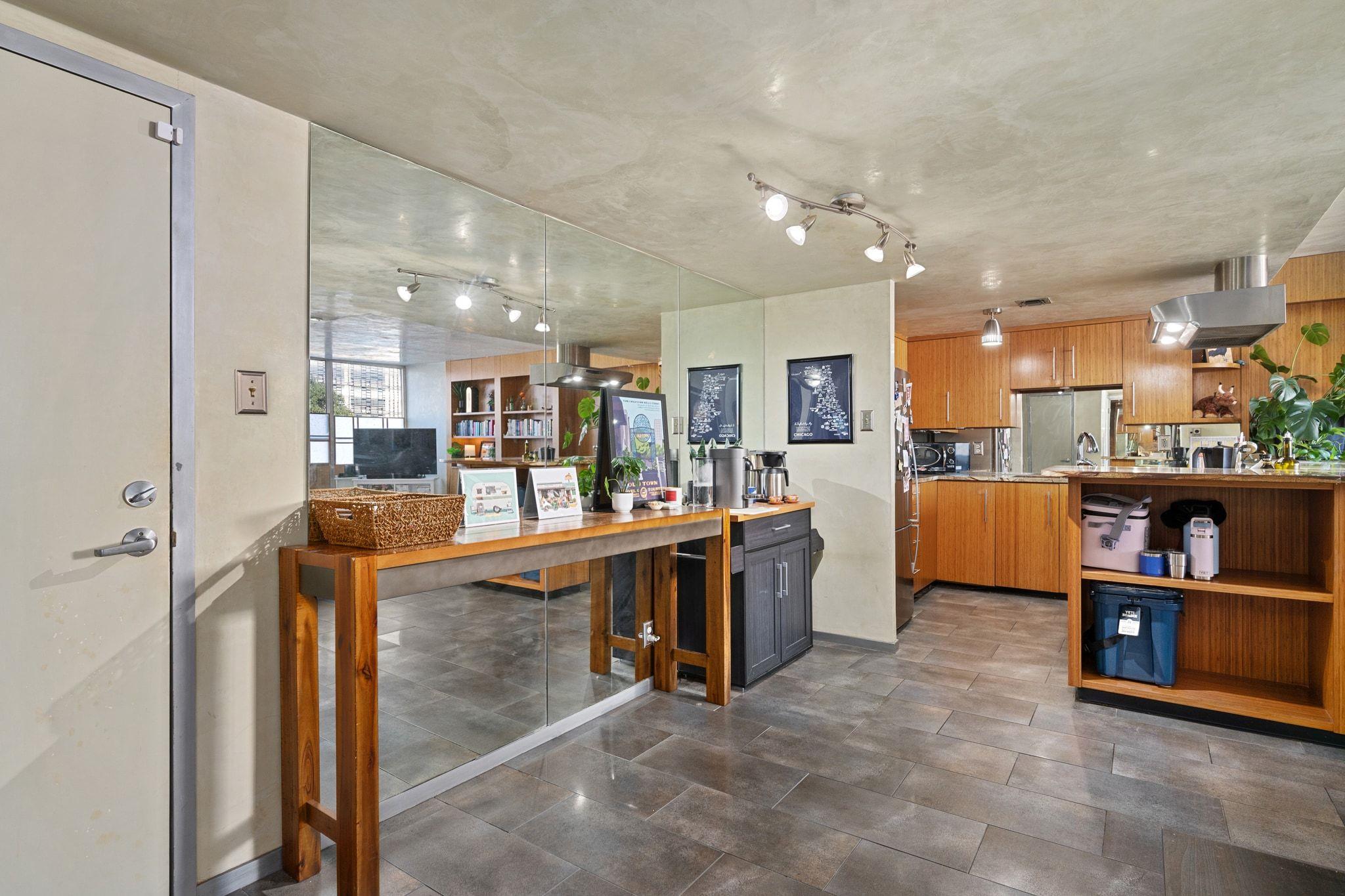 1800 Lavaca St # A-208, Austin, TX 78701