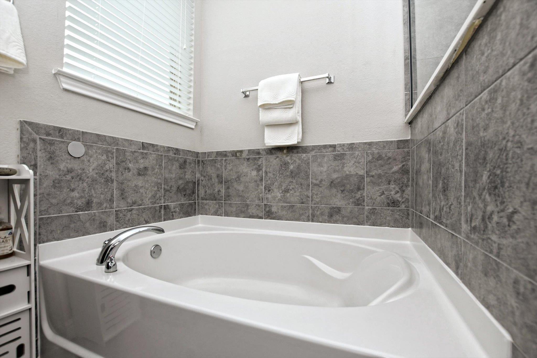 5741 Porano Cir, Round Rock, TX 78665