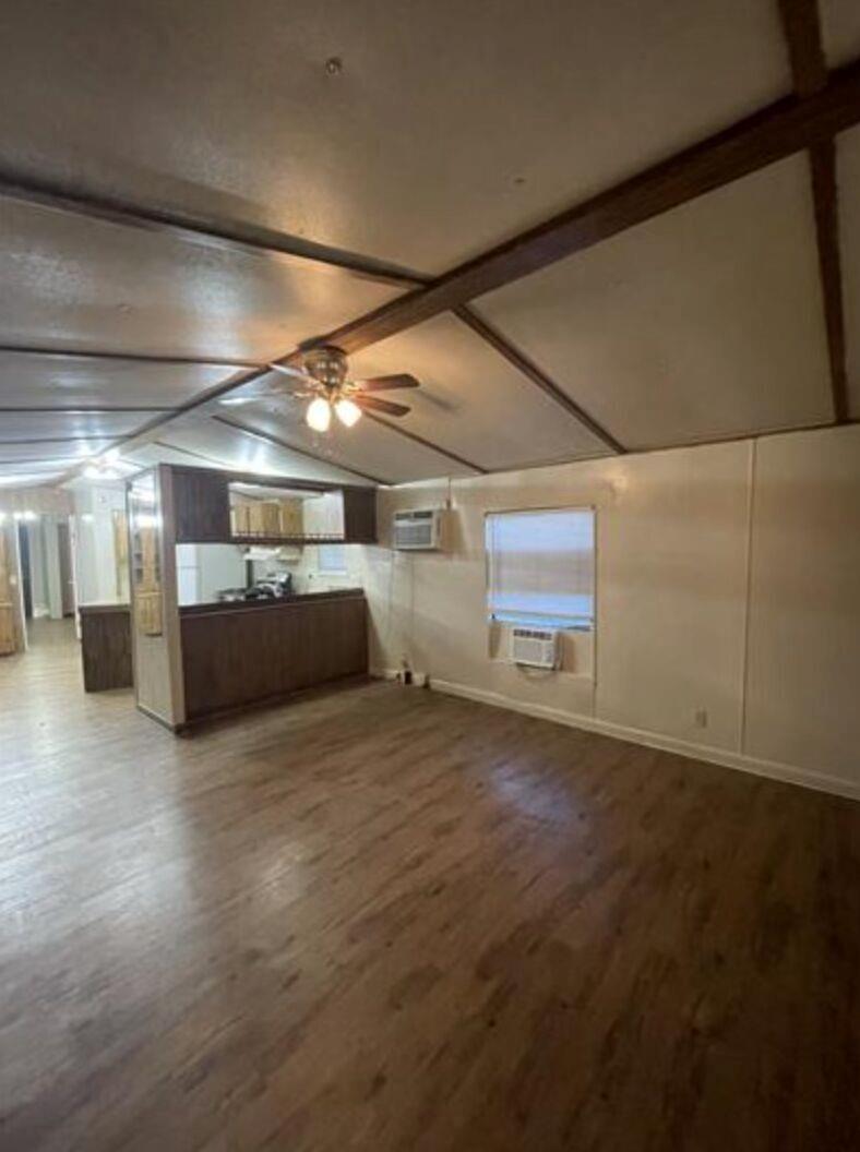 410 W North St, Kyle, TX 78640