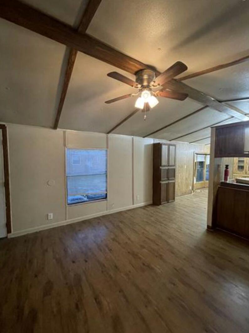 410 W North St, Kyle, TX 78640