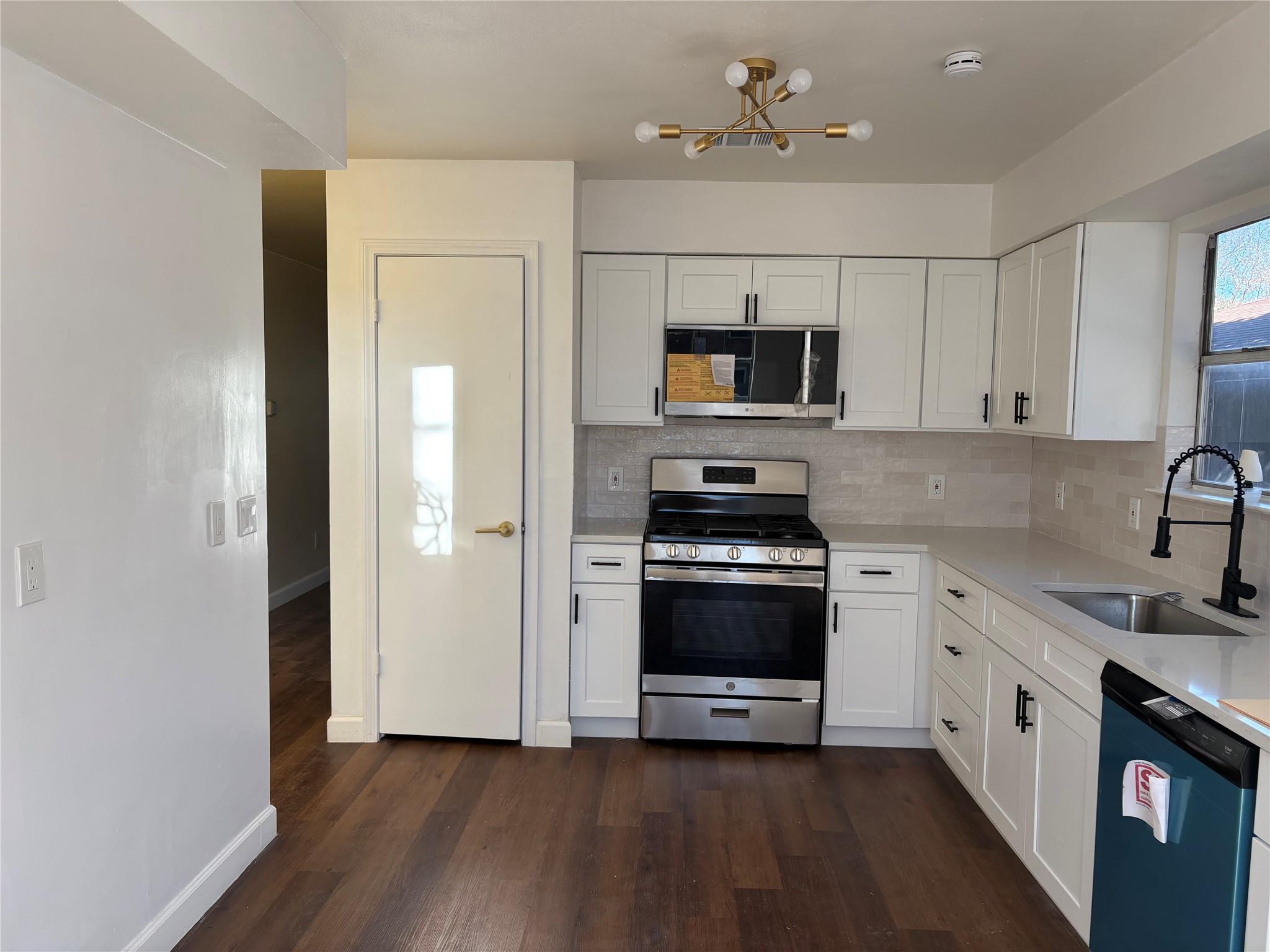 1302 Garden Path Dr, Round Rock, TX 78664