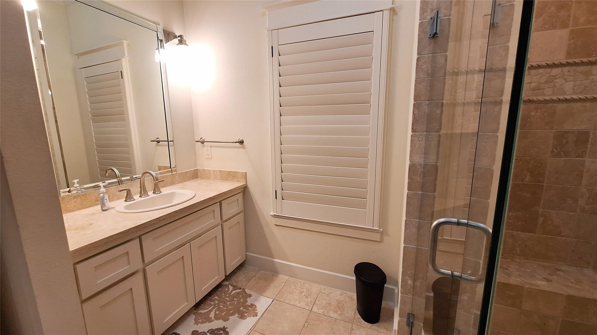 130 Squires Dr, Lakeway, TX 78734