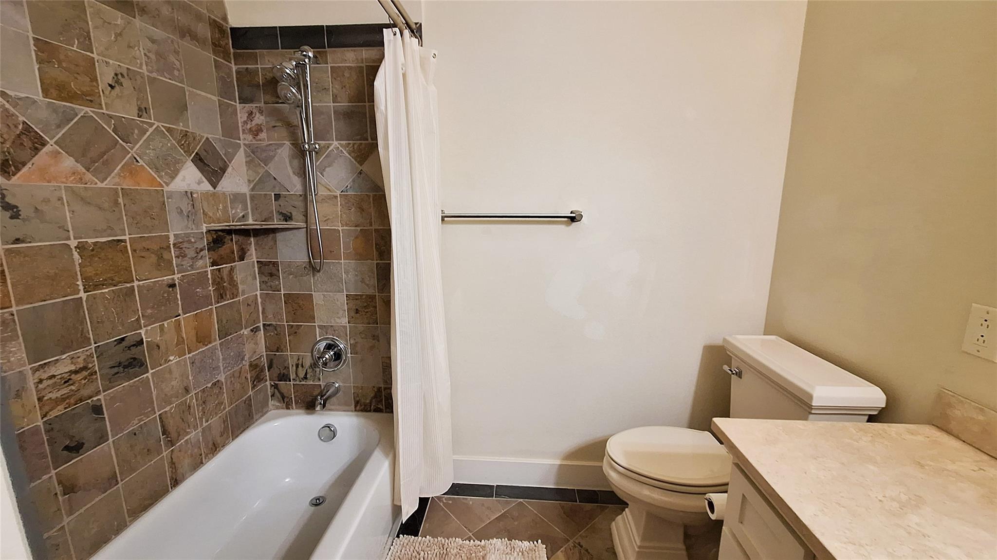 130 Squires Dr, Lakeway, TX 78734