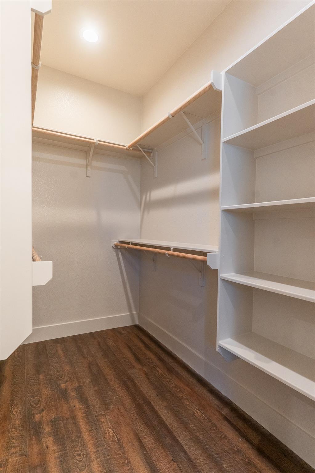 302 String Prairie Way, Smithville, TX 78957