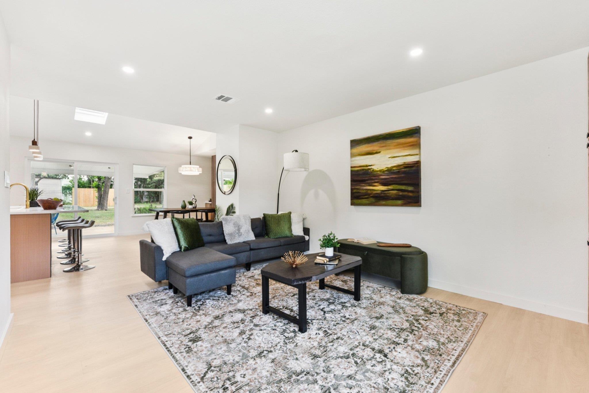 7503 Carriage Dr, Austin, TX 78752