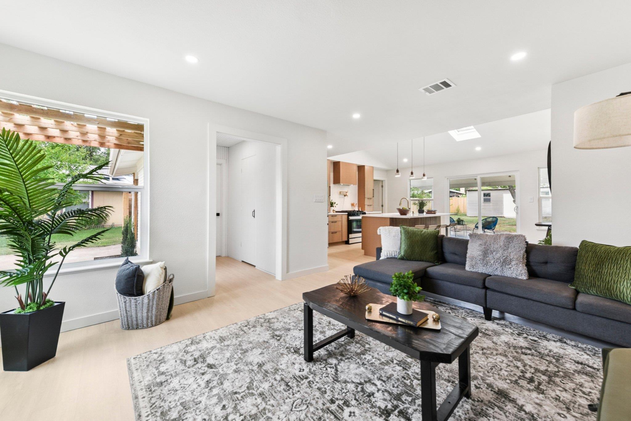 7503 Carriage Dr, Austin, TX 78752