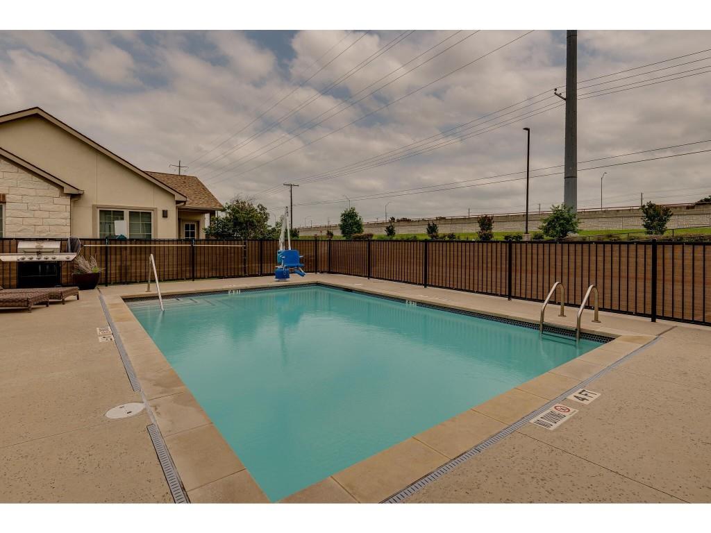 2400 Louis Henna Blvd # 301, Round Rock, TX 78664