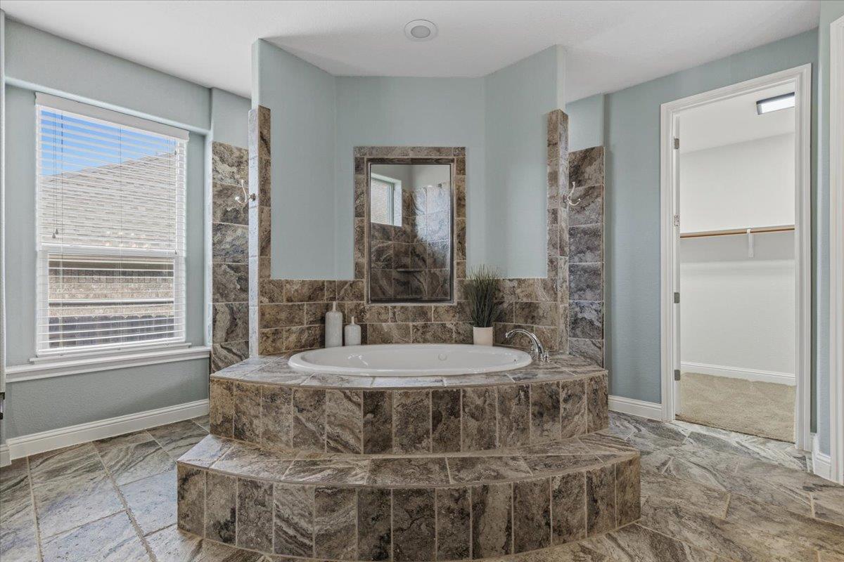 531 Whispering Wind Way, Austin, TX 78737