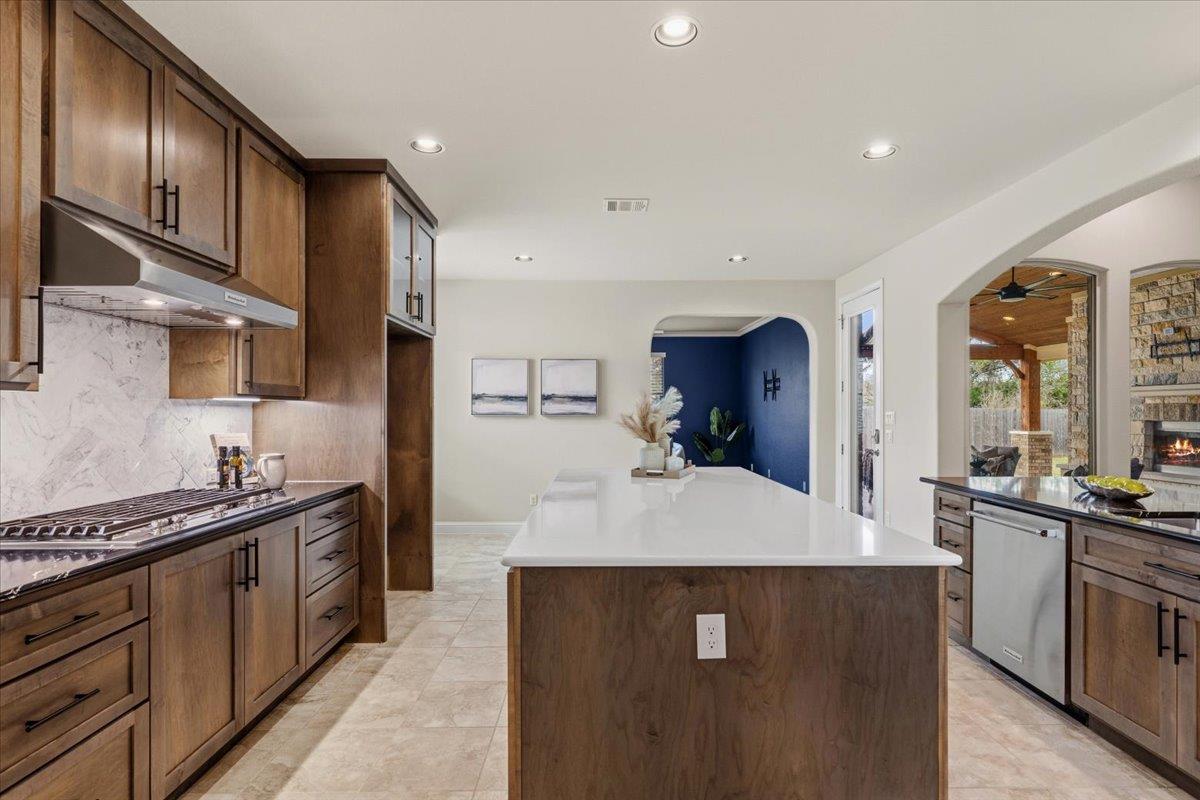 531 Whispering Wind Way, Austin, TX 78737