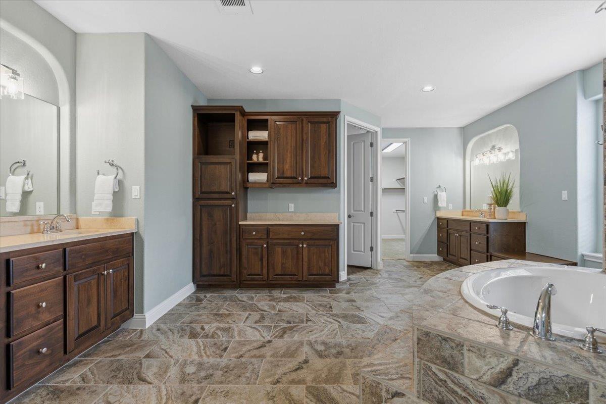 531 Whispering Wind Way, Austin, TX 78737