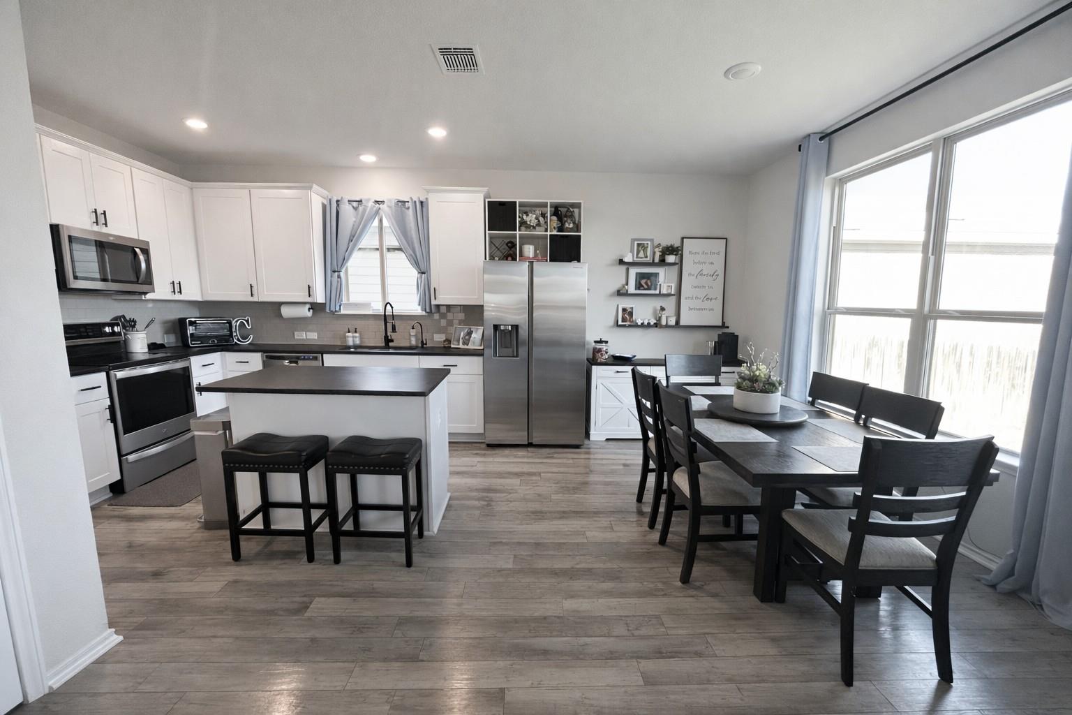 104 Hellfighters Way, Jarrell, TX 76537