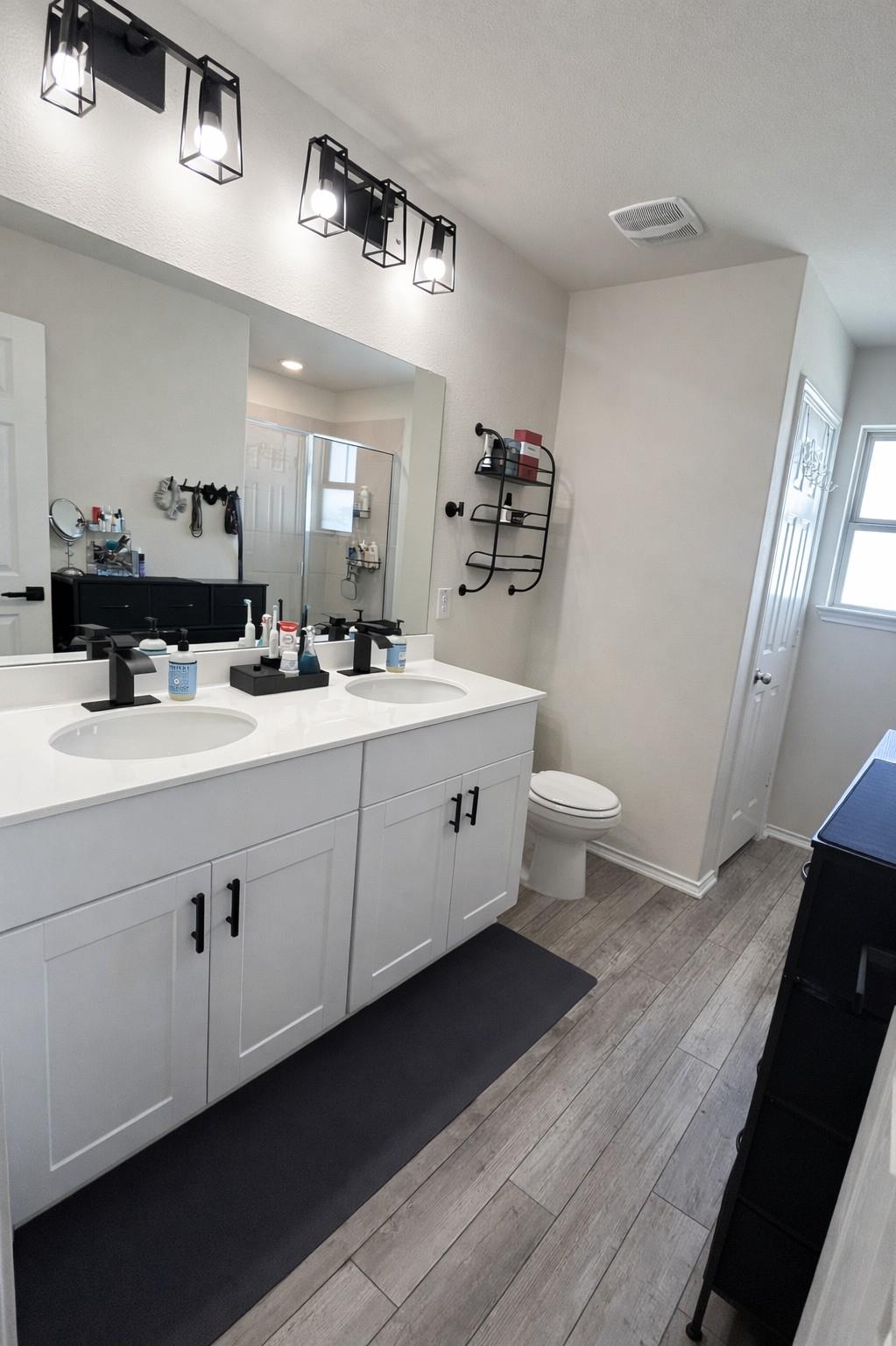 104 Hellfighters Way, Jarrell, TX 76537