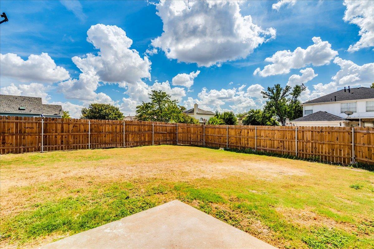 1021 Black Locust Dr W, Pflugerville, TX 78660