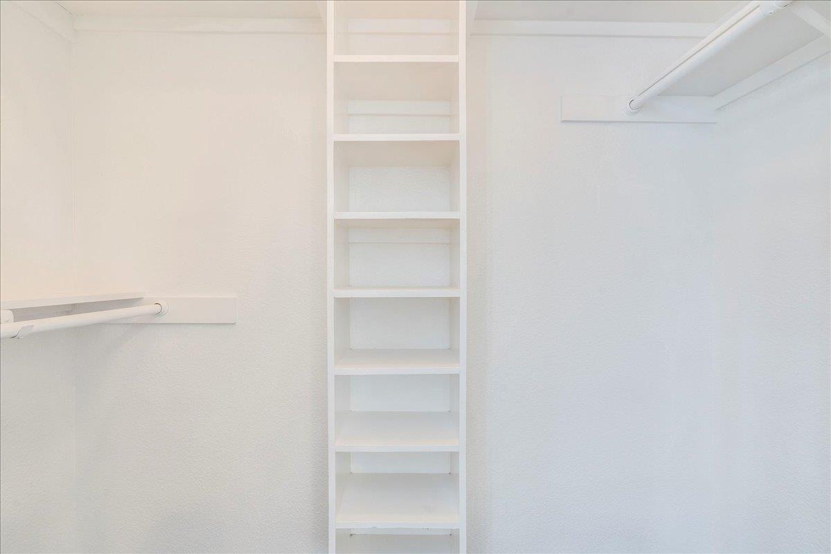 1021 Black Locust Dr W, Pflugerville, TX 78660