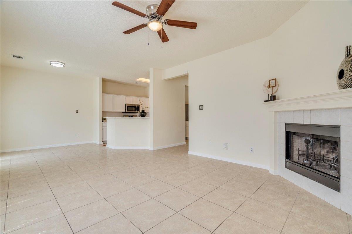 1021 Black Locust Dr W, Pflugerville, TX 78660