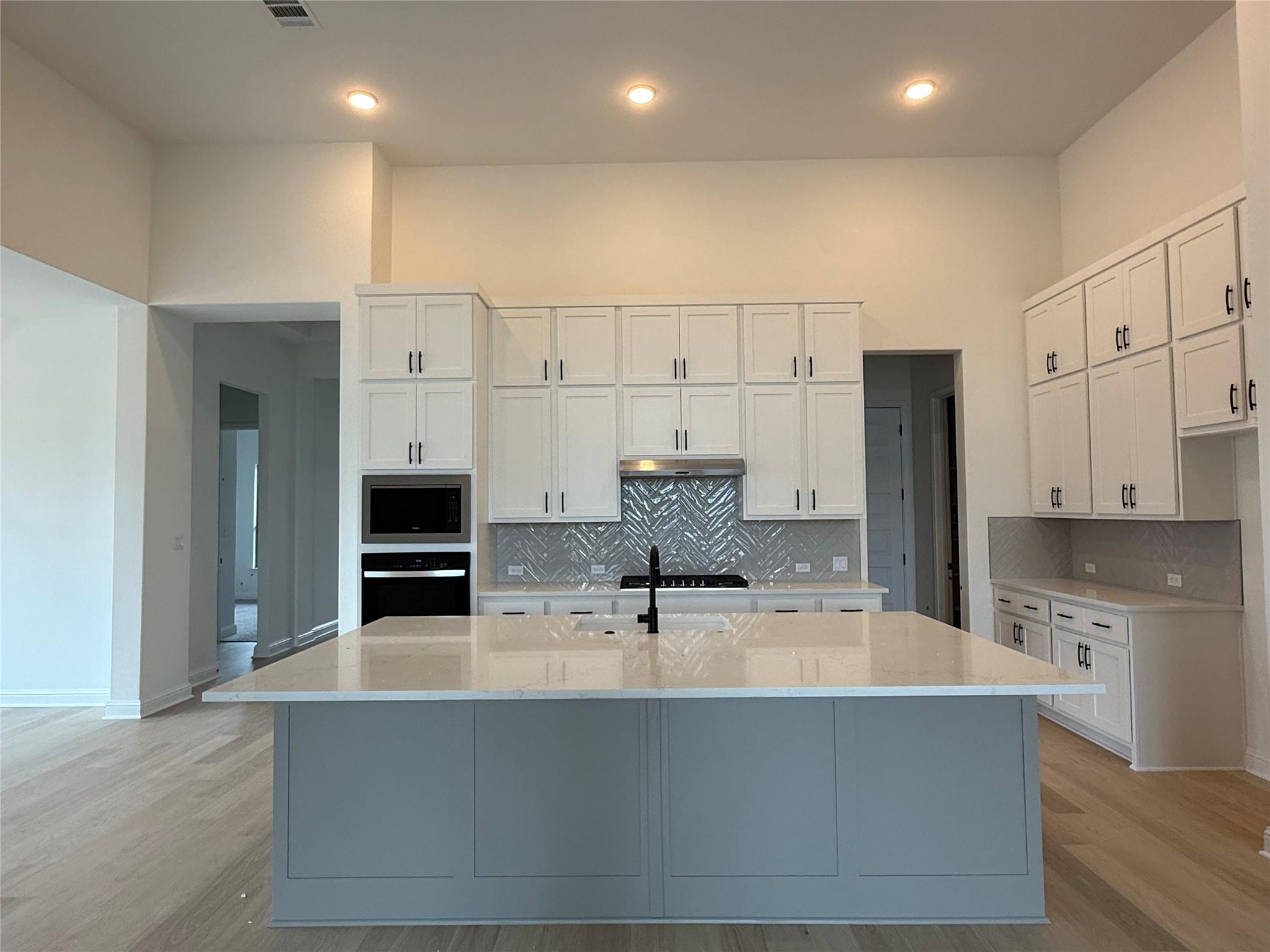 318 Wood Thrush Run, Kyle, TX 78640