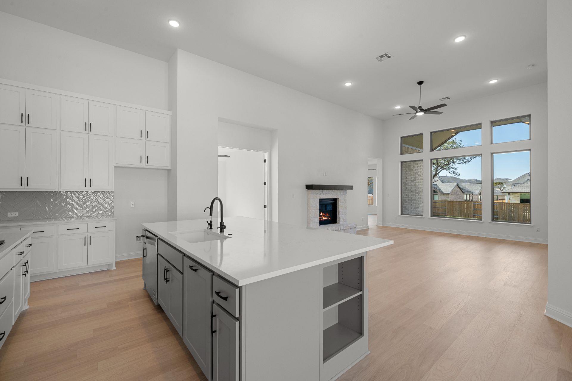 318 Wood Thrush Run, Kyle, TX 78640