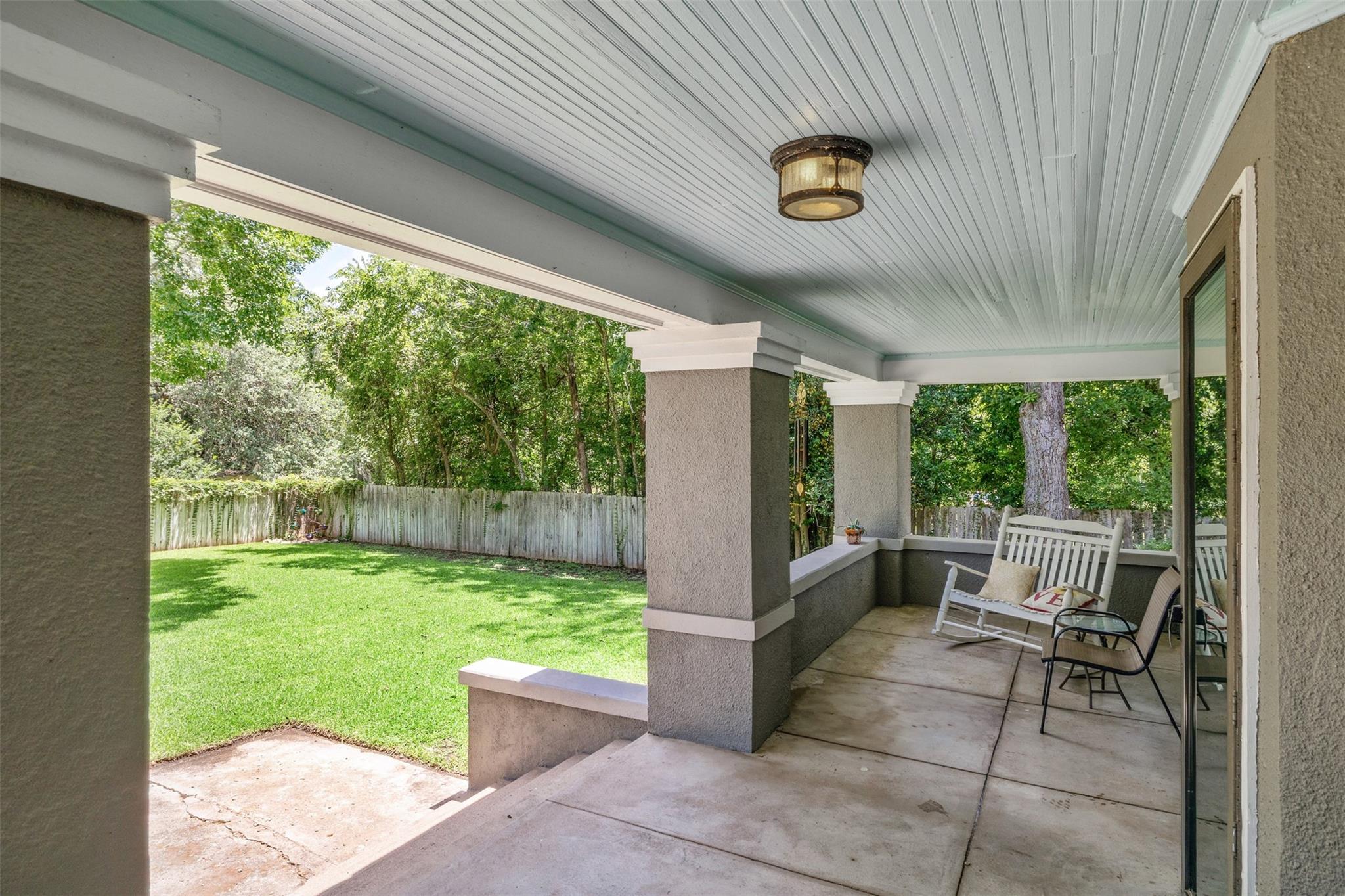 1004 Mitchell St, Gonzales, TX 78629