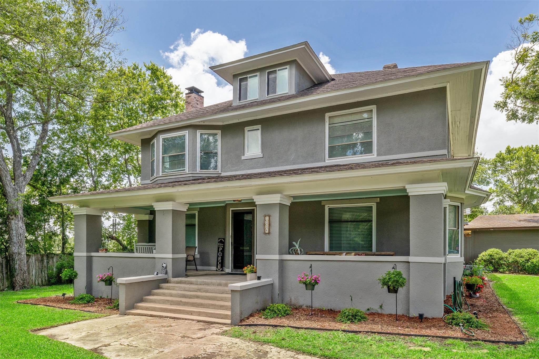 1004 Mitchell St, Gonzales, TX 78629