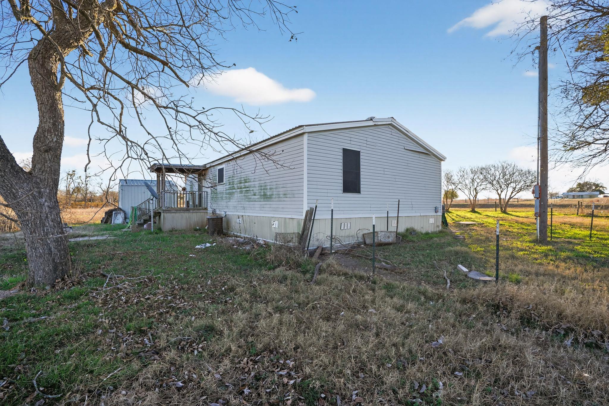 5827 Fm 979, Cameron, TX 76520