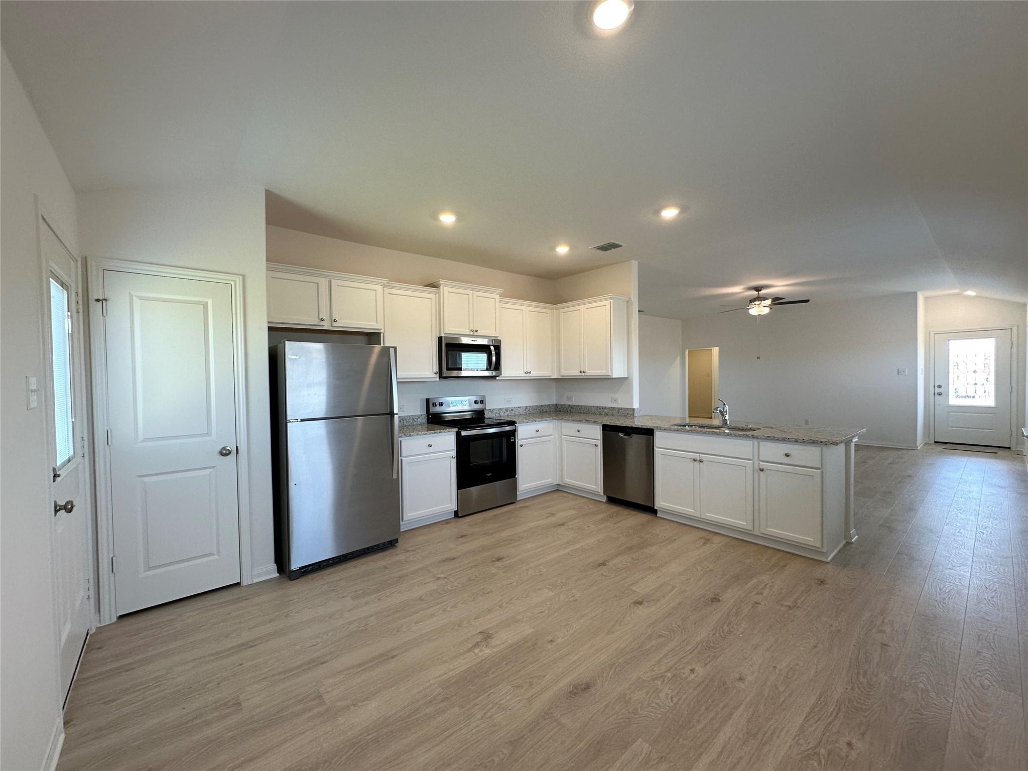 128 Paria Ct, Jarrell, TX 76537