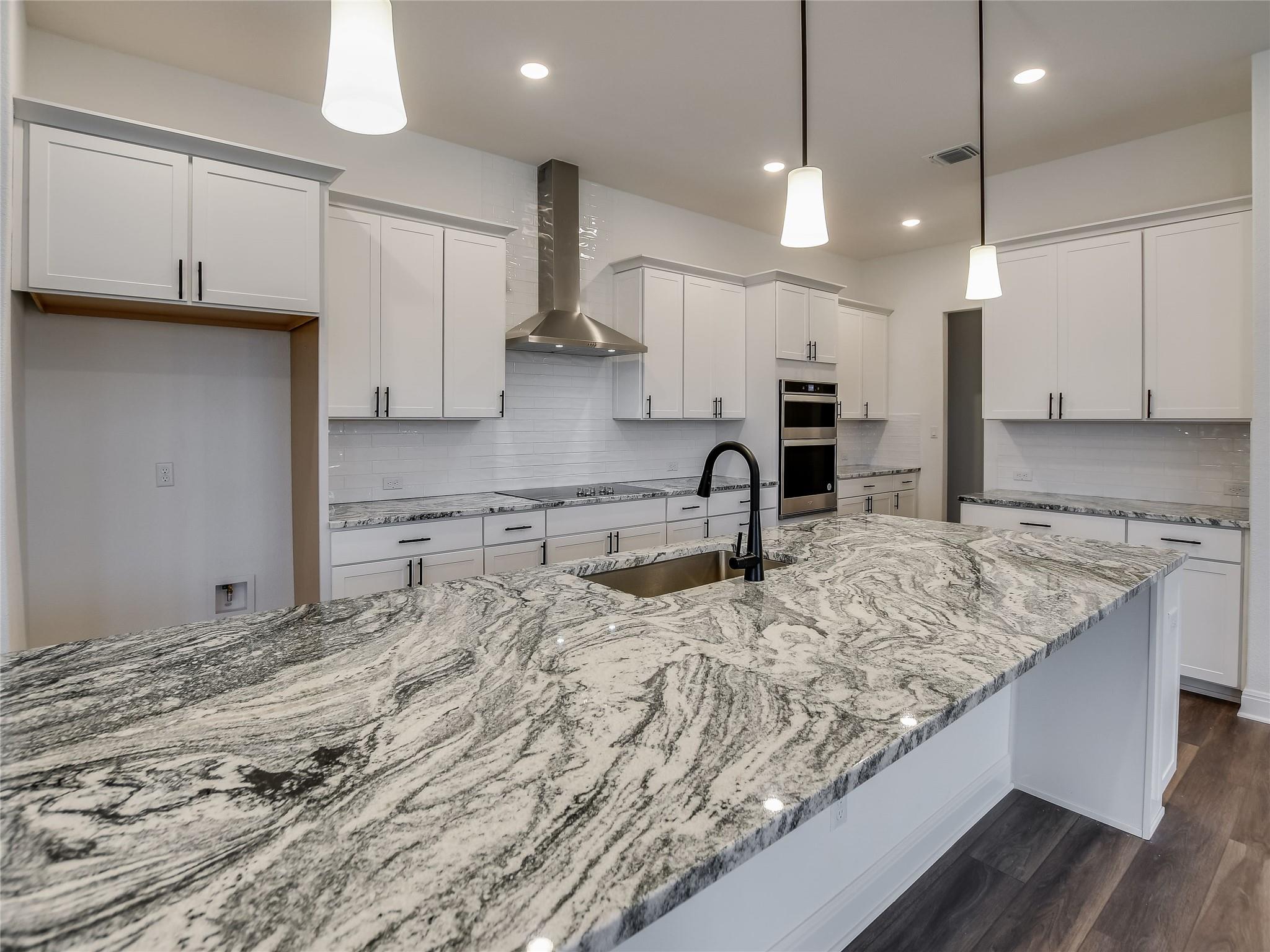 412 Copperleaf Cv, Marble Falls, TX 78654