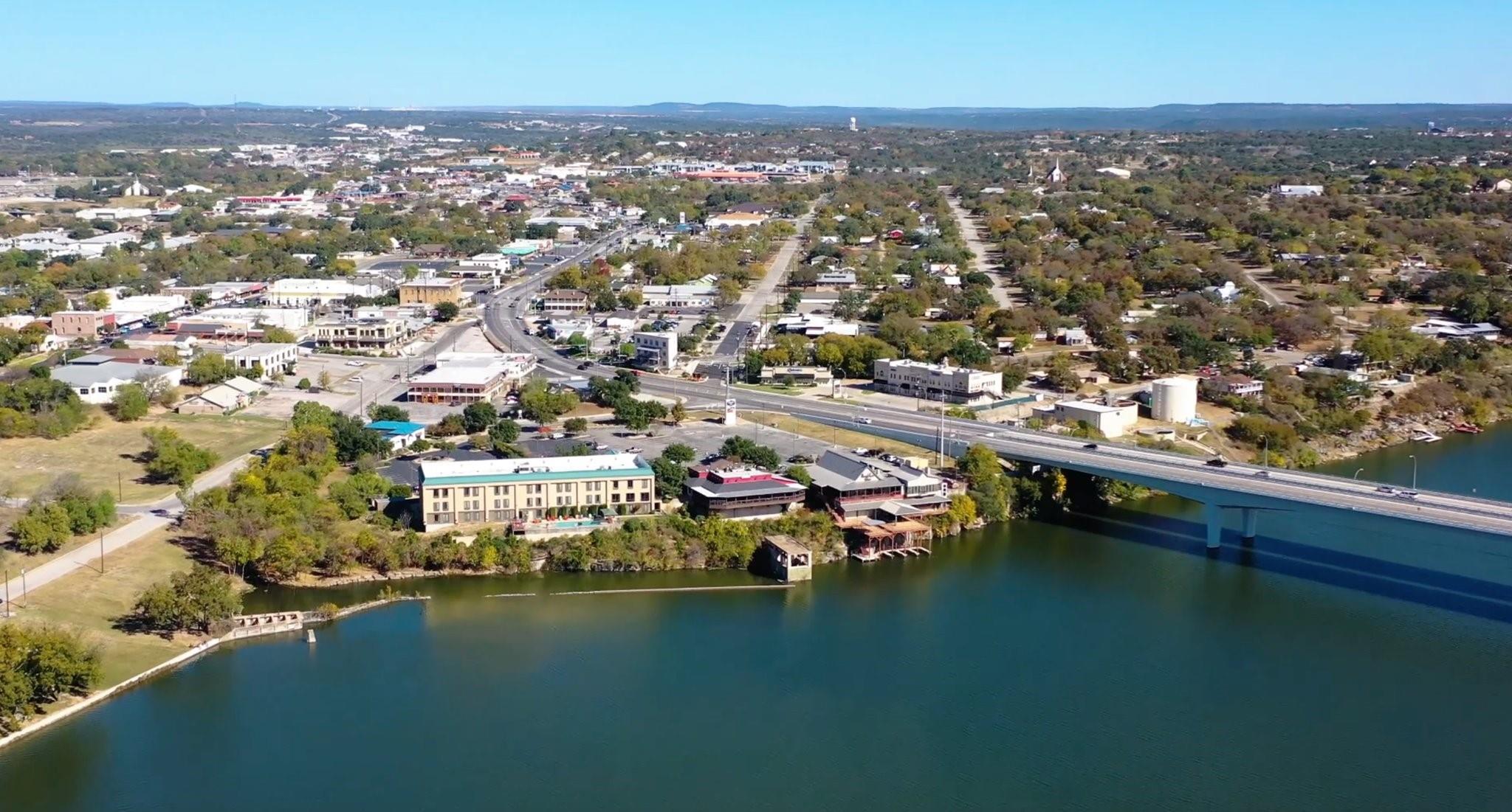 412 Copperleaf Cv, Marble Falls, TX 78654