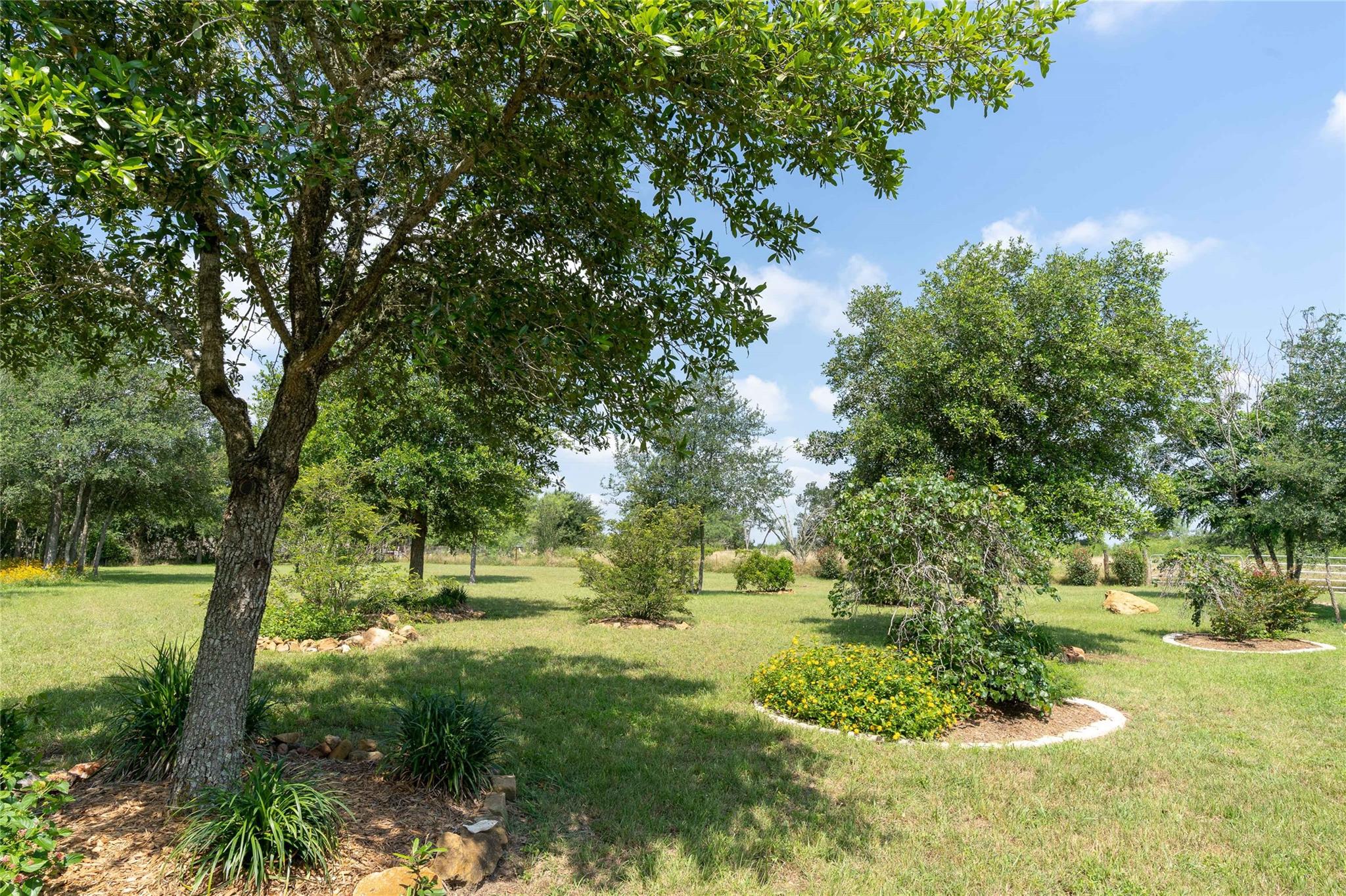 194 Rabbit Trl, Dale, TX 78616