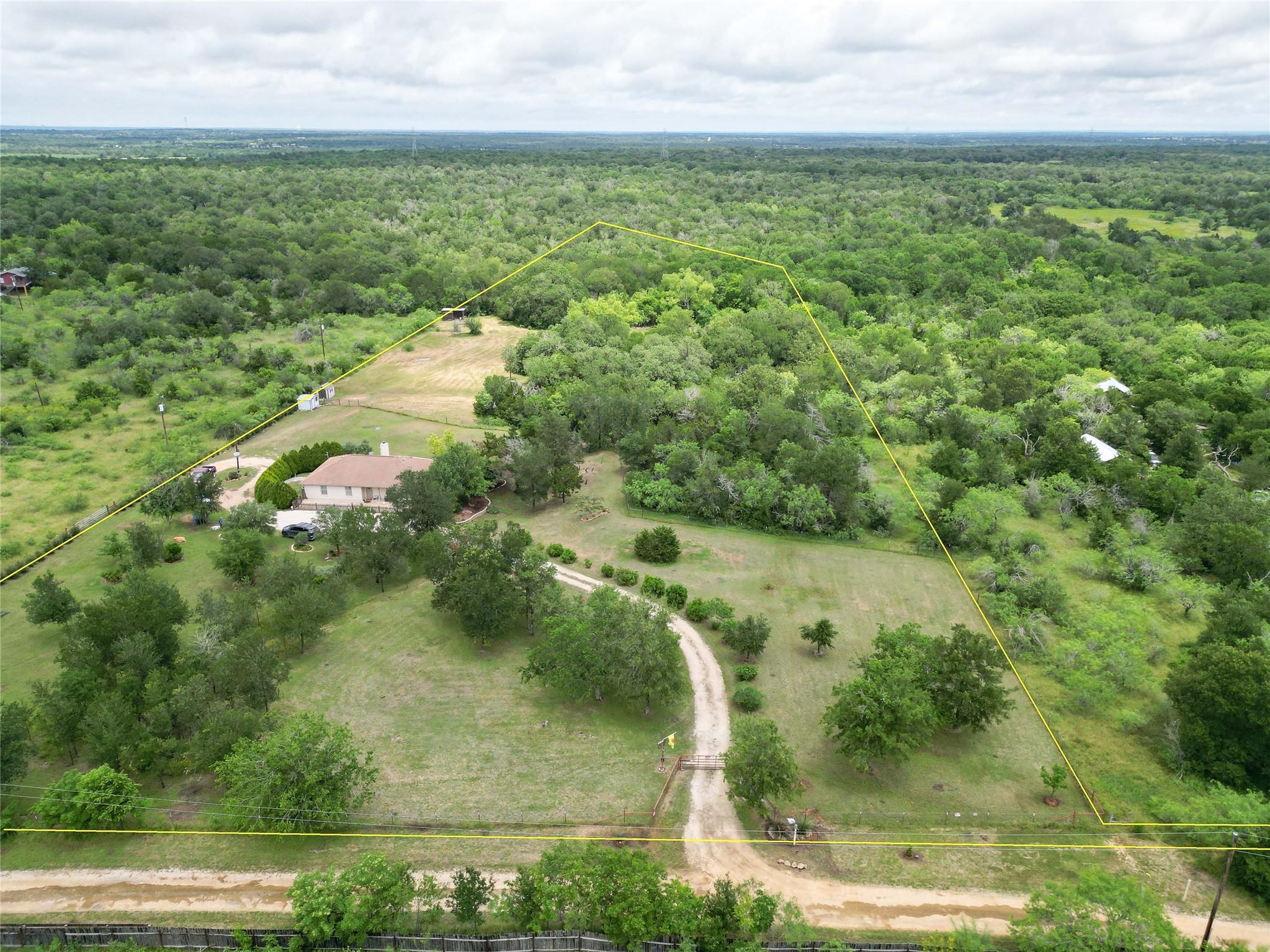 194 Rabbit Trl, Dale, TX 78616