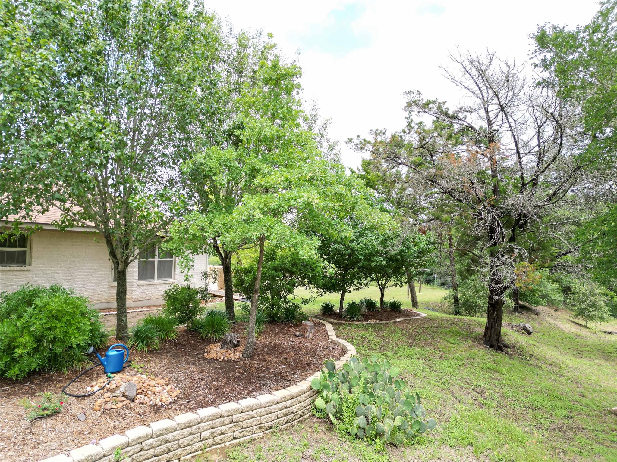 194 Rabbit Trl, Dale, TX 78616