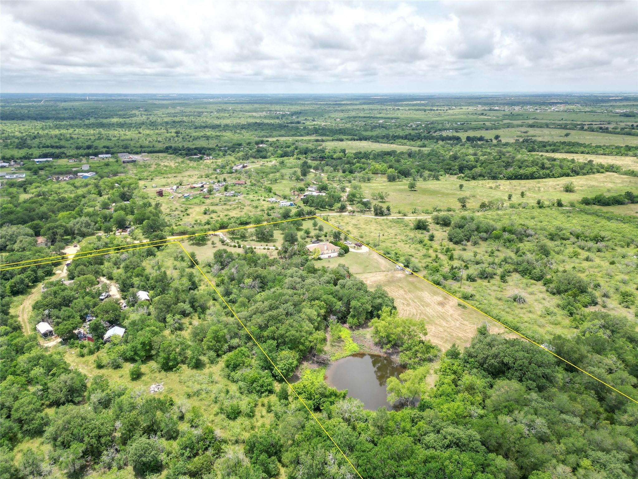 194 Rabbit Trl, Dale, TX 78616