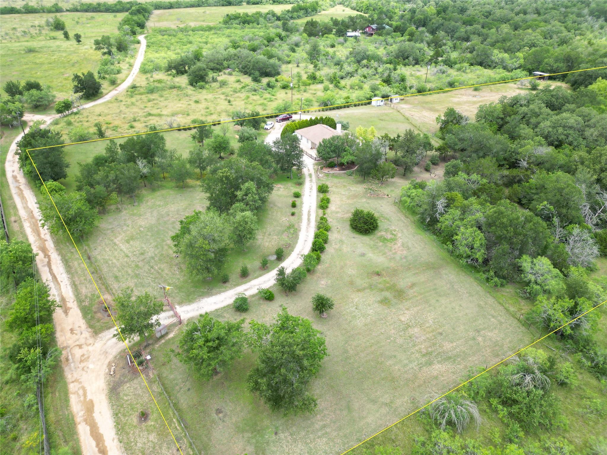 194 Rabbit Trl, Dale, TX 78616