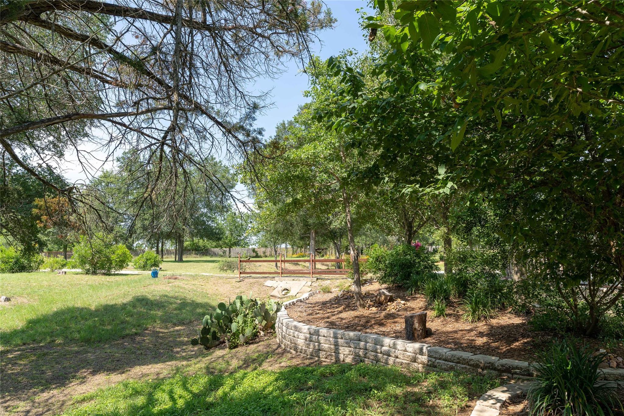 194 Rabbit Trl, Dale, TX 78616